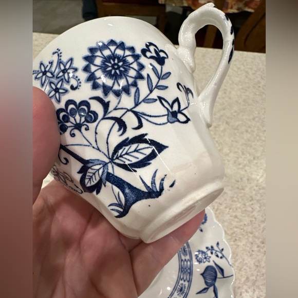 Blue Nordic by J& G Meakin classic blue onion pattern set of 2 cup and Saucers - Picture 14 of 16